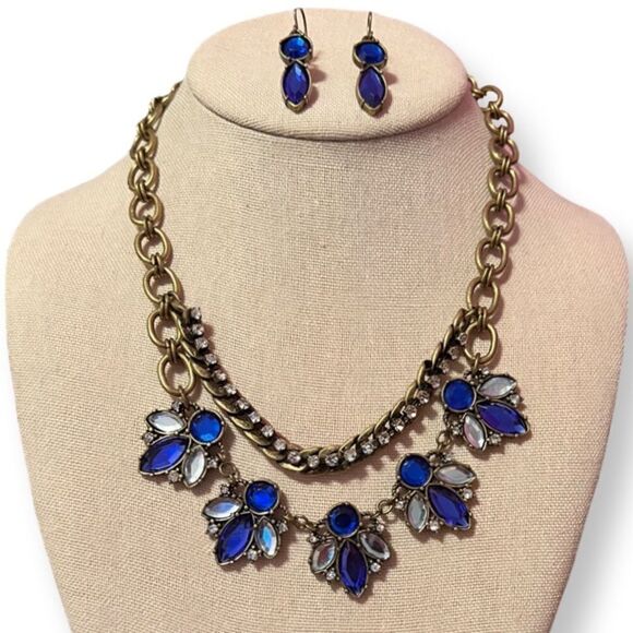 NWT Blue Purple And Clear Rhinestone Gold Statement Necklace And Earrings Set - Picture 1 of 3